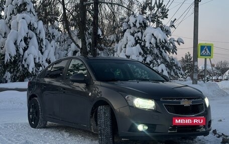 Chevrolet Cruze II, 2010 год, 670 000 рублей, 2 фотография