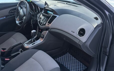 Chevrolet Cruze II, 2010 год, 670 000 рублей, 13 фотография