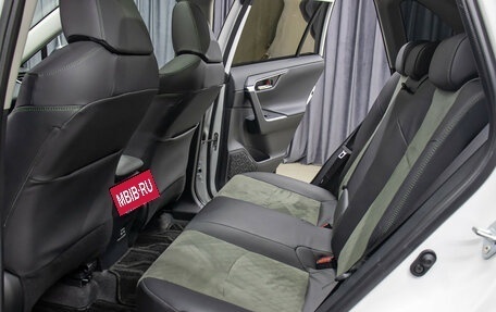 Toyota RAV4, 2024 год, 4 198 000 рублей, 12 фотография