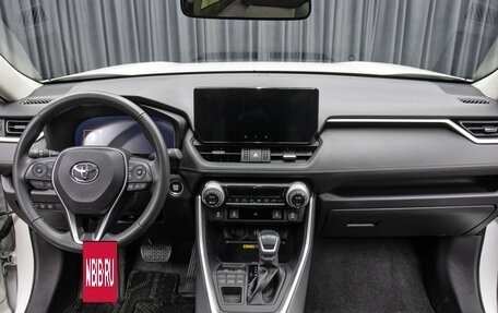 Toyota RAV4, 2024 год, 4 198 000 рублей, 14 фотография