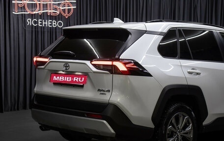 Toyota RAV4, 2024 год, 4 198 000 рублей, 28 фотография