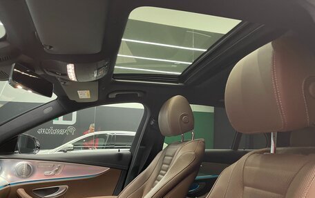 Mercedes-Benz E-Класс, 2020 год, 4 800 000 рублей, 19 фотография