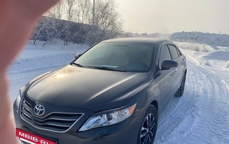 Toyota Camry, 2011 год, 1 650 000 рублей, 2 фотография