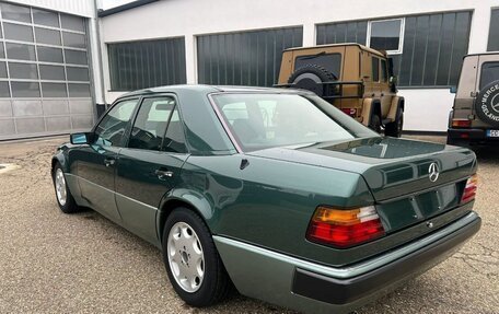 Mercedes-Benz E-Класс, 1994 год, 15 500 000 рублей, 3 фотография