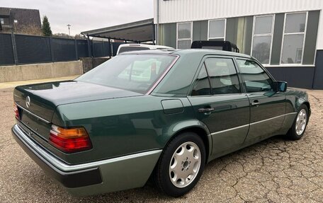 Mercedes-Benz E-Класс, 1994 год, 15 500 000 рублей, 2 фотография