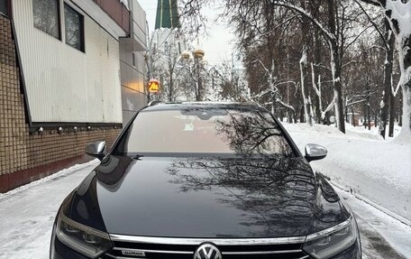 Volkswagen Passat B8 рестайлинг, 2018 год, 2 500 000 рублей, 2 фотография