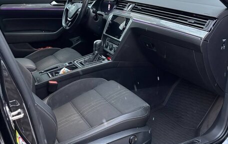 Volkswagen Passat B8 рестайлинг, 2018 год, 2 500 000 рублей, 13 фотография