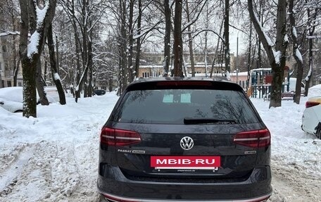 Volkswagen Passat B8 рестайлинг, 2018 год, 2 500 000 рублей, 11 фотография