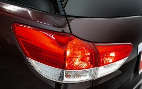 Toyota Wish II, 2011 год, 1 400 000 рублей, 21 фотография