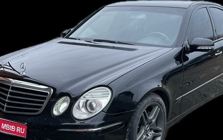 Mercedes-Benz E-Класс, 2004 год, 890 000 рублей, 1 фотография