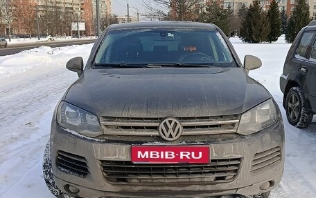 Volkswagen Touareg III, 2011 год, 1 800 000 рублей, 1 фотография