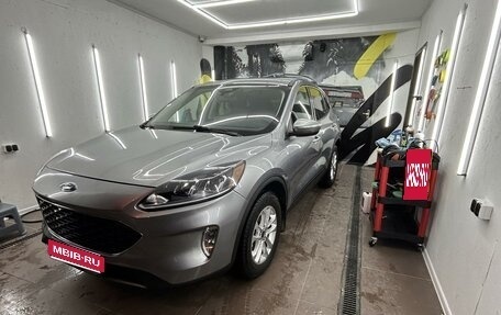 Ford Escape, 2021 год, 1 760 000 рублей, 1 фотография