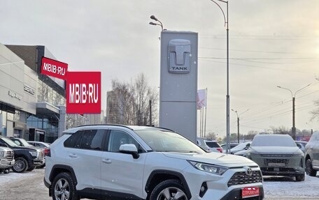 Toyota RAV4, 2021 год, 3 499 000 рублей, 1 фотография