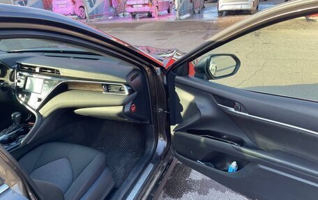 Toyota Camry, 2018 год, 1 690 000 рублей, 8 фотография