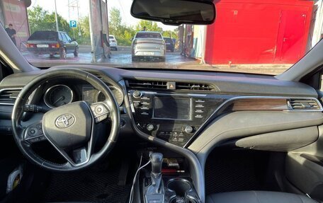 Toyota Camry, 2018 год, 1 690 000 рублей, 11 фотография