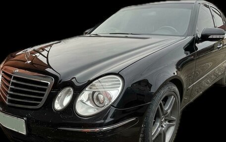 Mercedes-Benz E-Класс, 2004 год, 890 000 рублей, 3 фотография