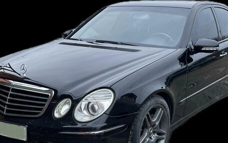 Mercedes-Benz E-Класс, 2004 год, 890 000 рублей, 2 фотография