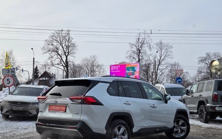 Toyota RAV4, 2021 год, 3 499 000 рублей, 6 фотография