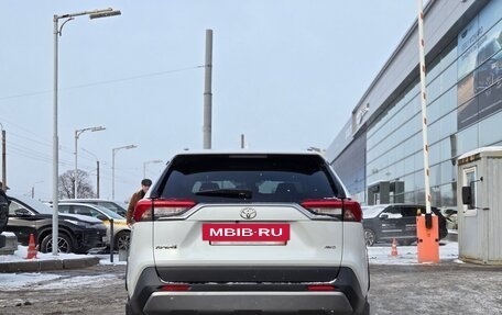 Toyota RAV4, 2021 год, 3 499 000 рублей, 5 фотография