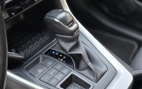 Toyota RAV4, 2021 год, 3 499 000 рублей, 13 фотография