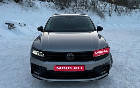Volkswagen Tiguan II, 2018 год, 3 500 000 рублей, 2 фотография