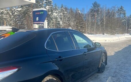 Toyota Camry, 2021 год, 3 200 000 рублей, 5 фотография