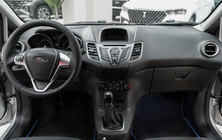 Ford Fiesta, 2015 год, 855 000 рублей, 6 фотография