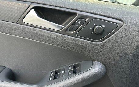 Volkswagen Jetta VI, 2015 год, 985 000 рублей, 15 фотография