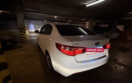 KIA Rio III рестайлинг, 2013 год, 800 000 рублей, 4 фотография