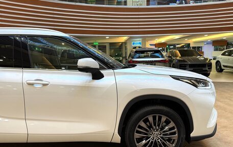 Toyota Highlander, 2025 год, 5 500 000 рублей, 3 фотография