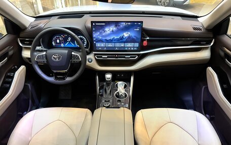 Toyota Highlander, 2025 год, 5 500 000 рублей, 15 фотография