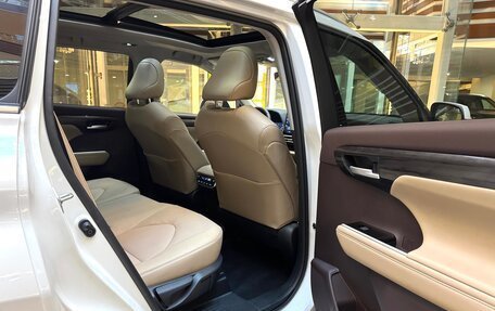 Toyota Highlander, 2025 год, 5 500 000 рублей, 19 фотография