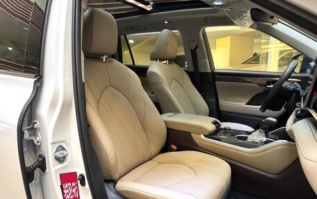 Toyota Highlander, 2025 год, 5 500 000 рублей, 21 фотография