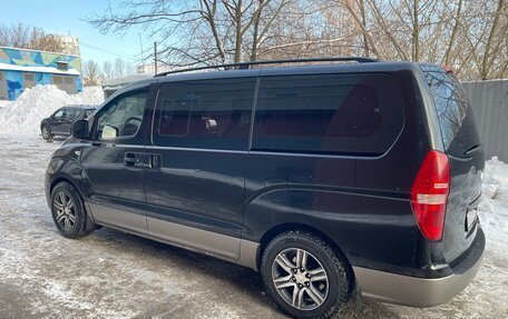 Hyundai H-1 II рестайлинг, 2012 год, 1 720 000 рублей, 3 фотография