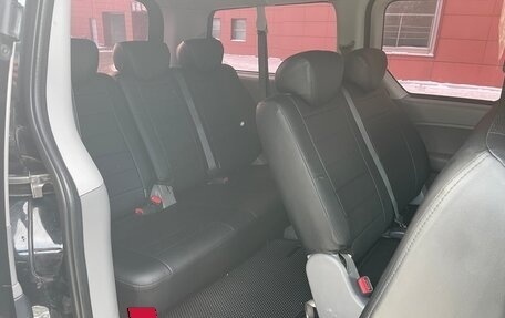 Hyundai H-1 II рестайлинг, 2012 год, 1 720 000 рублей, 23 фотография