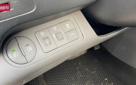 Hyundai H-1 II рестайлинг, 2012 год, 1 720 000 рублей, 14 фотография