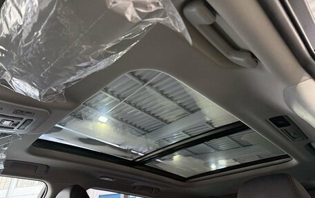 Toyota Highlander, 2025 год, 6 399 000 рублей, 29 фотография