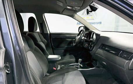 Mitsubishi Outlander III рестайлинг 3, 2019 год, 2 019 000 рублей, 12 фотография