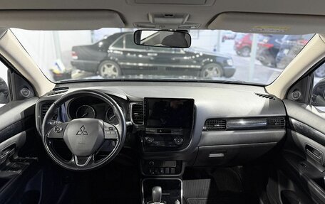 Mitsubishi Outlander III рестайлинг 3, 2019 год, 2 019 000 рублей, 10 фотография