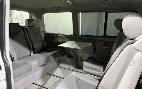 Volkswagen Multivan T6 рестайлинг, 2015 год, 4 199 000 рублей, 13 фотография