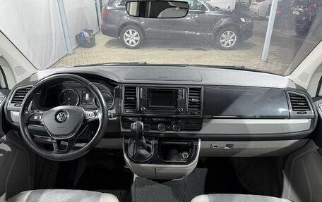 Volkswagen Multivan T6 рестайлинг, 2015 год, 4 199 000 рублей, 10 фотография