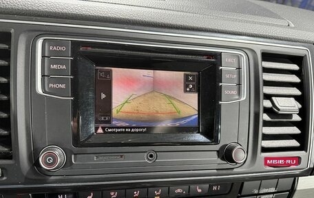 Volkswagen Multivan T6 рестайлинг, 2015 год, 4 199 000 рублей, 15 фотография