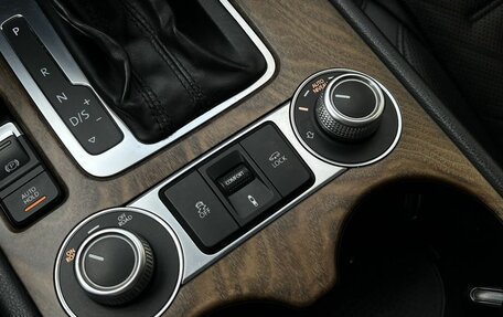 Volkswagen Touareg III, 2016 год, 2 950 000 рублей, 10 фотография