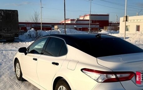 Toyota Camry, 2020 год, 3 000 000 рублей, 2 фотография