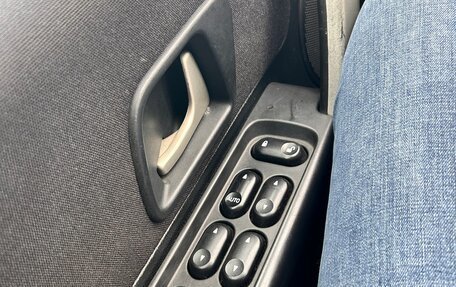 Land Rover Freelander II рестайлинг 2, 2005 год, 610 000 рублей, 27 фотография