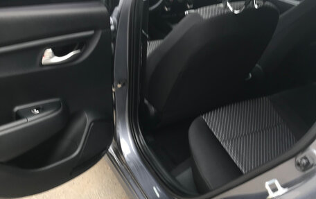 KIA Rio IV, 2018 год, 1 590 000 рублей, 6 фотография