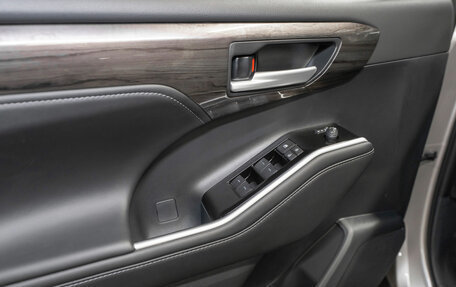 Toyota Highlander, 2025 год, 5 800 000 рублей, 17 фотография