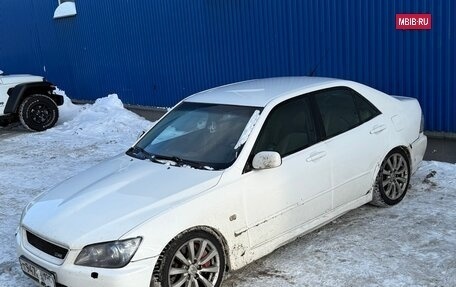 Lexus IS II рестайлинг 2, 2000 год, 650 000 рублей, 5 фотография
