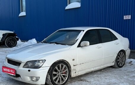 Lexus IS II рестайлинг 2, 2000 год, 650 000 рублей, 3 фотография