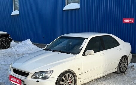 Lexus IS II рестайлинг 2, 2000 год, 650 000 рублей, 2 фотография